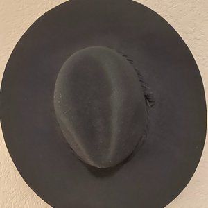 Free People - black wool felt hat, size medium